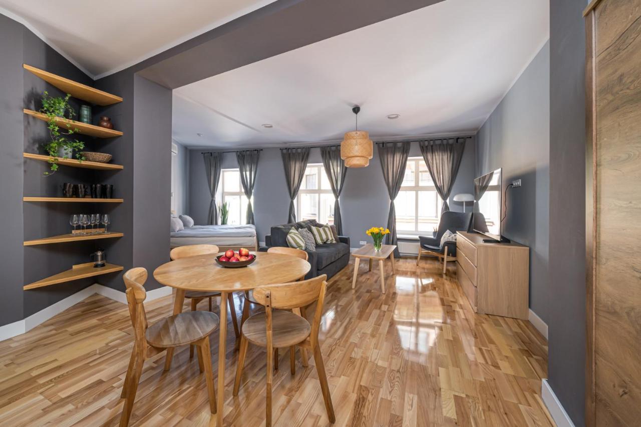 Romantic And Spacious Apartment In Riga Old Town المظهر الخارجي الصورة